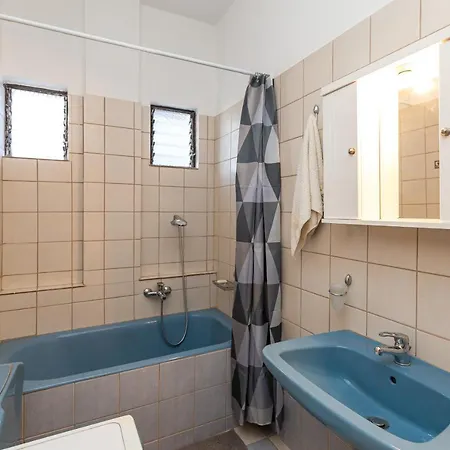 Dimitra House - Corfiot Country Side Getaway Chlomatianá