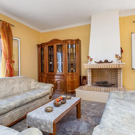Dimitra House - Corfiot Country Side Getaway شقة