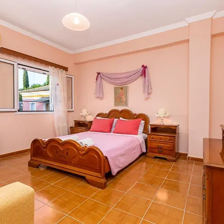 Dimitra House - Corfiot Country Side Getaway *