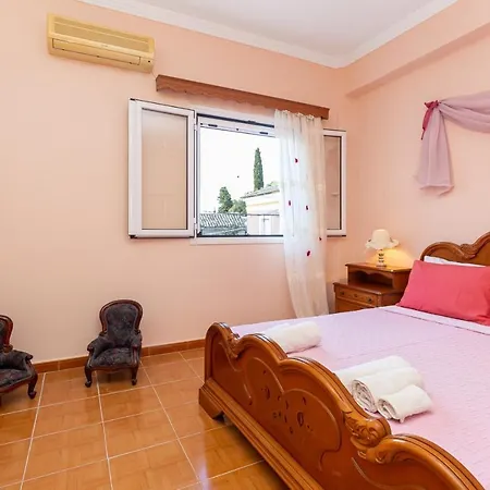 Dimitra House - Corfiot Country Side Getaway شقة Chlomatianá