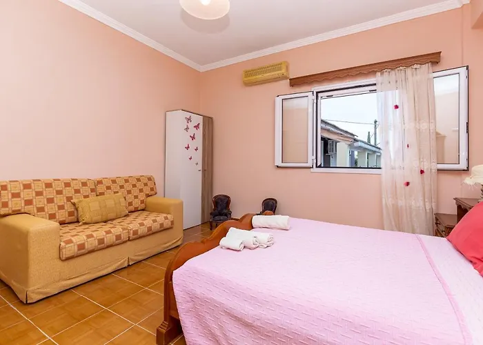 Dimitra House - Corfiot Country Side Getaway * Chlomatianá