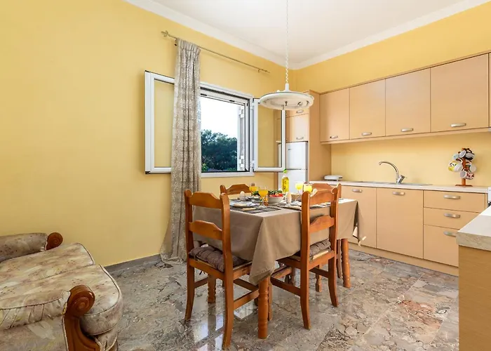 Dimitra House - Corfiot Country Side Getaway * Chlomatianá
