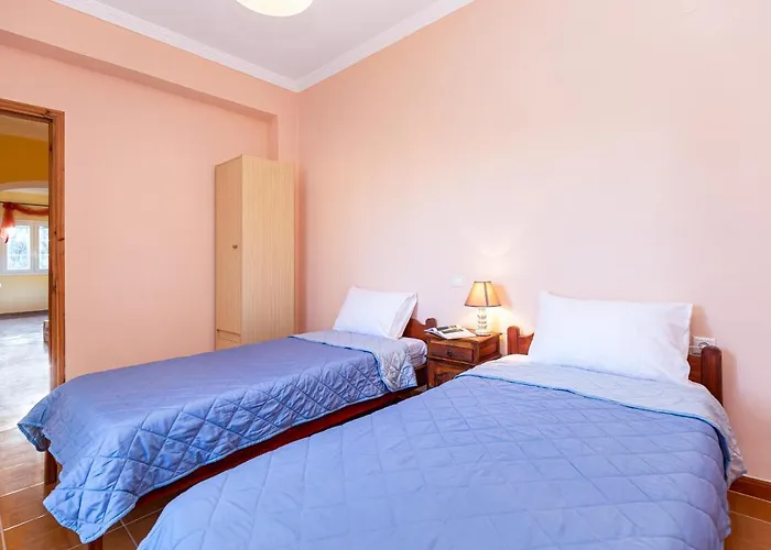 Dimitra House - Corfiot Country Side Getaway *