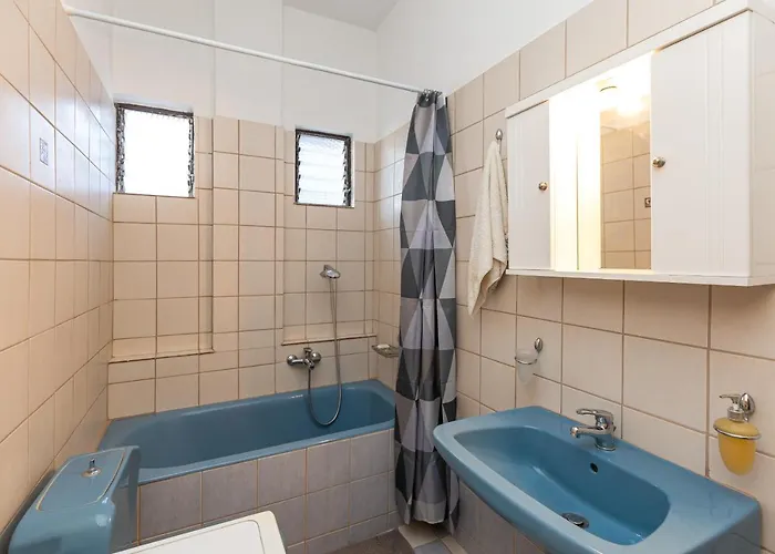Dimitra House - Corfiot Country Side Getaway Chlomatianá