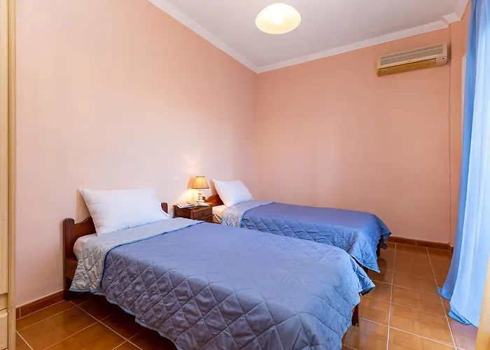 Dimitra House - Corfiot Country Side Getaway Chlomatianá