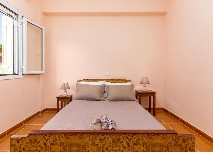 Dimitra House - Corfiot Country Side Getaway *